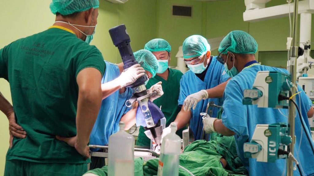 Tangan Bocah 3 Tahun Terjepit Penggiling Daging, Diselamatkan di RSUD Labuang Baji